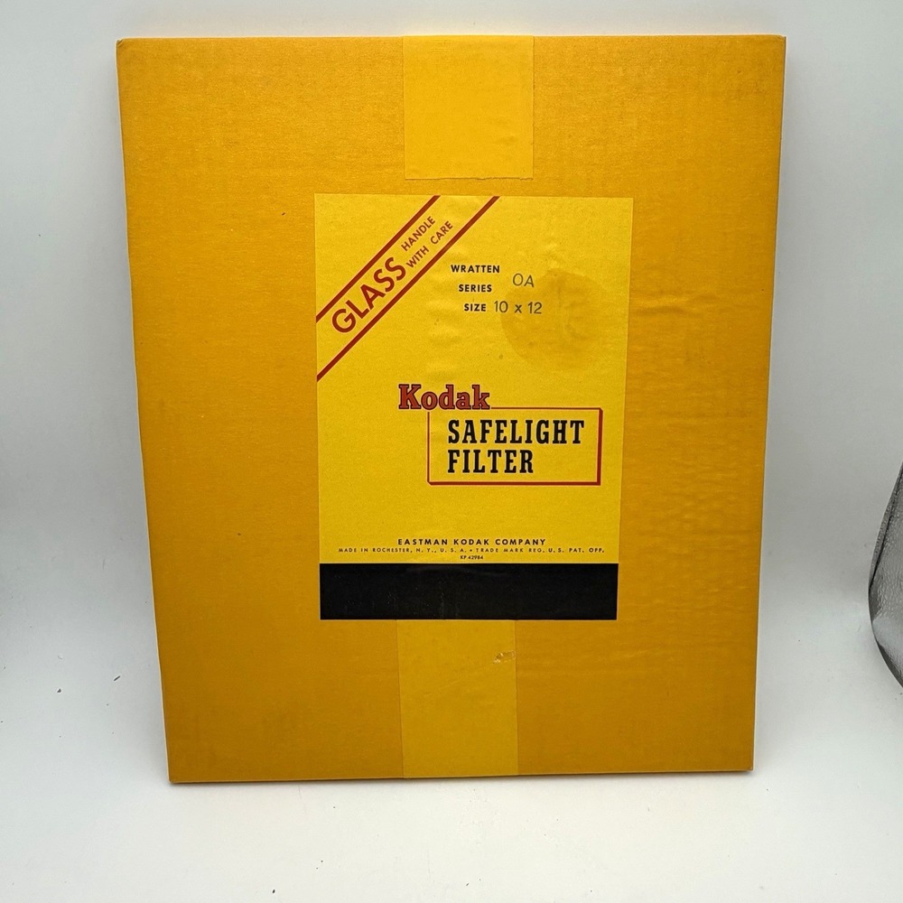 Vtg Kodak Safelight Filter Wratten Series OA 10X12 Glass - FACTORY SEALED